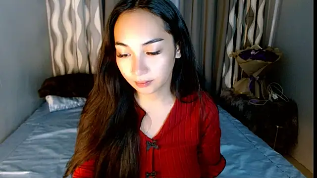 Snapshot of SweetLilly_18 chatting on 17, 5, 2026 SweetLilly 18 online show from 17, 5, 2026