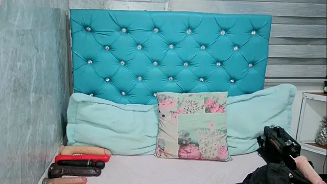 MAARYMOON online show from 20, 2, 2025