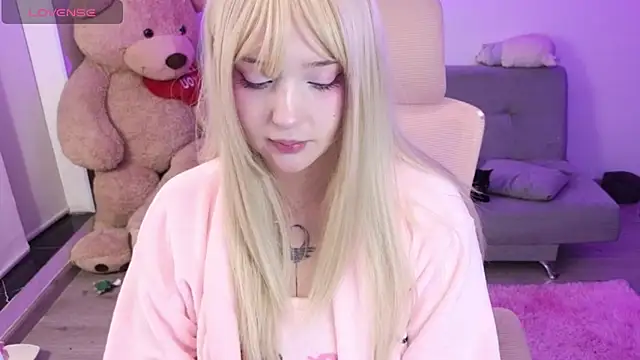 KuroChan420 online show from 7, 5, 2026