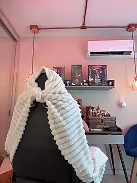 Zoe Bae online show from 1, 2, 2025