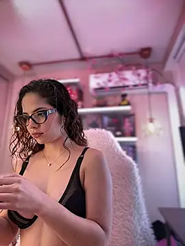 Zoe Bae online show from 5, 5, 2026