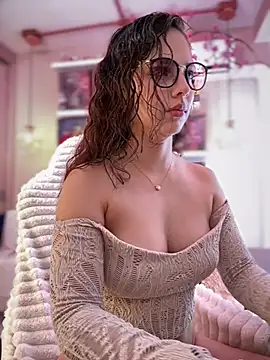 Zoe Bae online show from 6, 5, 2026