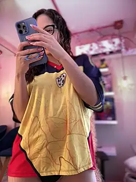 Zoe Bae online show from 3, 7, 2026