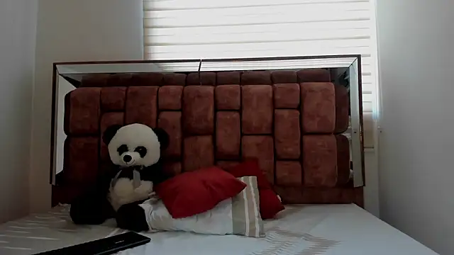 Snapshot of SexyCaitlynHot chatting on 10, 12, 2024 SexyCaitlynHot online show from 10, 12, 2024