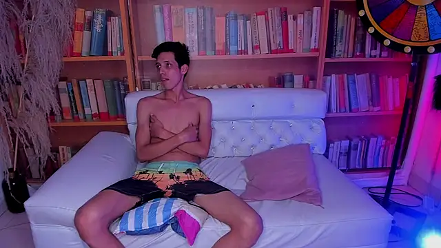 Snapshot of Shyfantasies chatting on 8, 8, 2026 Shyfantasies online show from 8, 8, 2026
