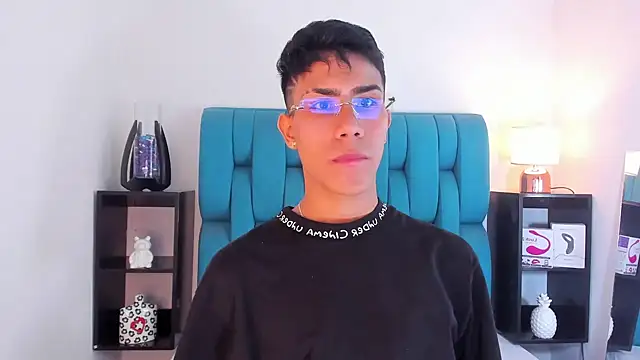 Snapshot of AlanNaughty chatting on 21, 1, 2025 AlanNaughty online show from 21, 1, 2025