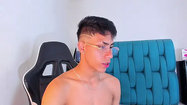 Snapshot of AlanNaughty chatting on 26, 1, 2025 AlanNaughty online show from 26, 1, 2025