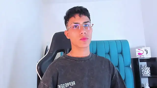 Snapshot of AlanNaughty chatting on 28, 1, 2025 AlanNaughty online show from 28, 1, 2025