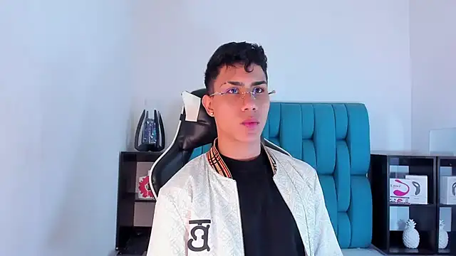 Snapshot of AlanNaughty chatting on 17, 2, 2025 AlanNaughty online show from 17, 2, 2025