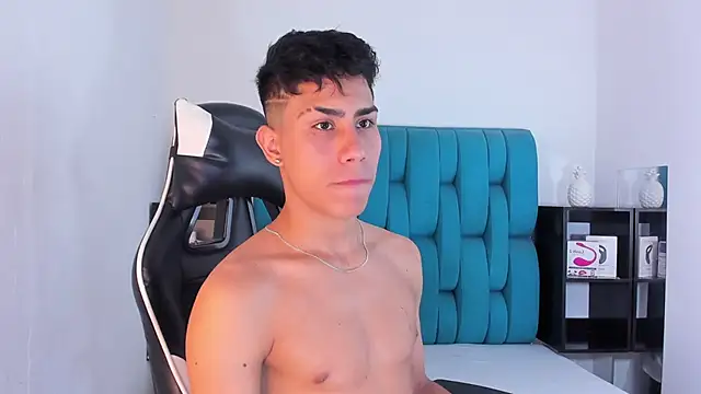 Snapshot of AlanNaughty chatting on 24, 2, 2025 AlanNaughty online show from 24, 2, 2025