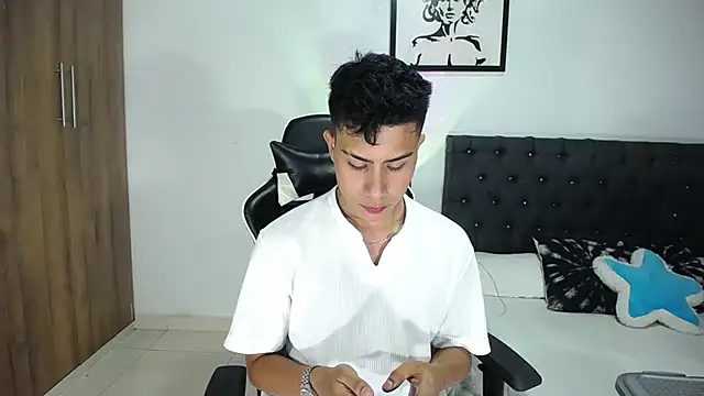 Snapshot of AlanNaughty chatting on 29, 10, 2025 AlanNaughty online show from 29, 10, 2025