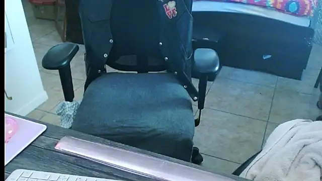 mycock2474u online show from 18, 2, 2025