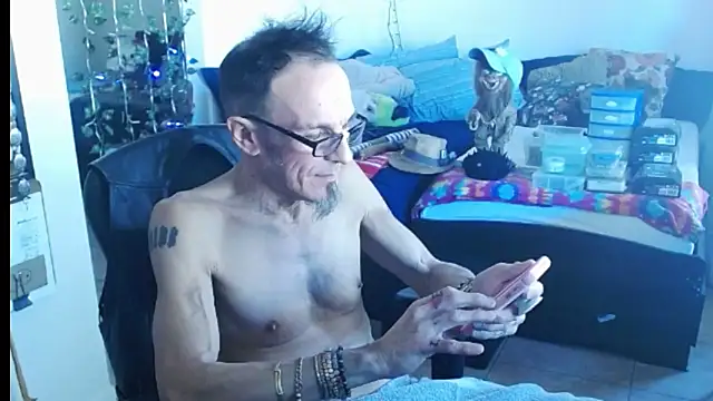 mycock2474u online show from 25, 2, 2025