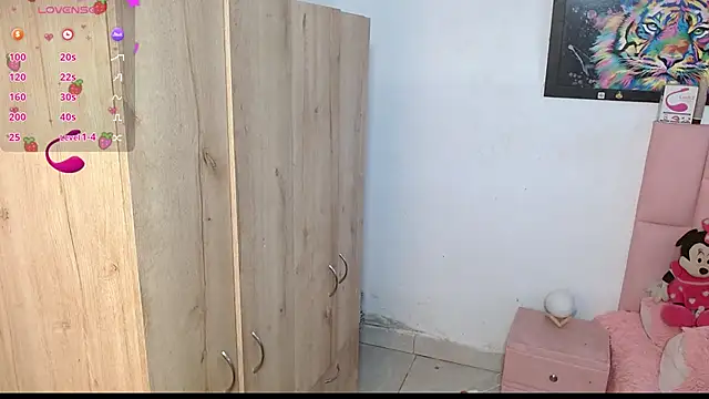 sofia gold  online show from 9, 1, 2025