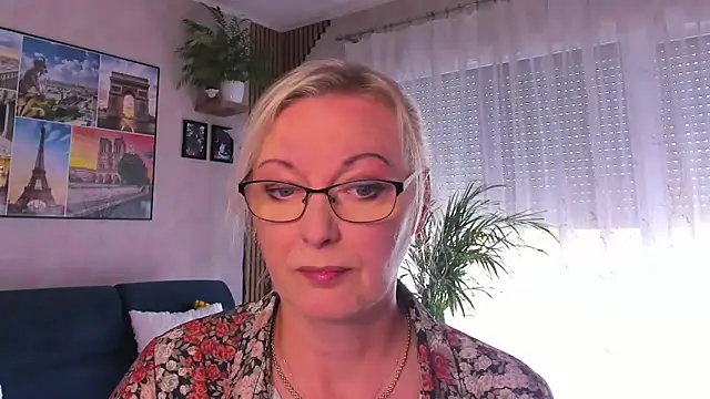 vanessa chat online show from 29, 4, 2026