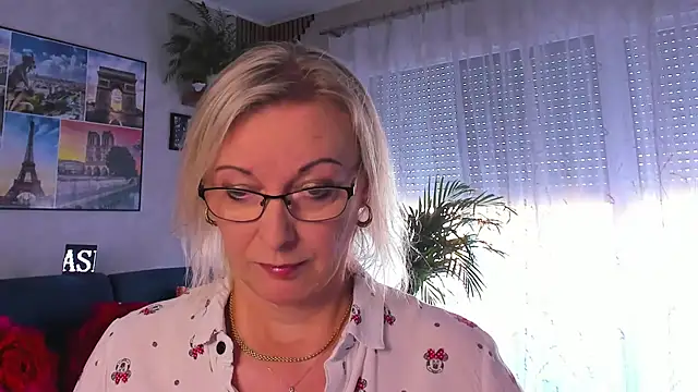 vanessa chat online show from 27, 5, 2026