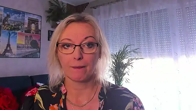 vanessa chat online show from 23, 6, 2026