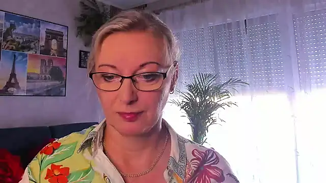 vanessa chat online show from 24, 6, 2026