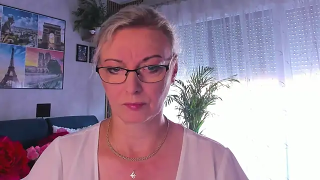 vanessa chat online show from 28, 6, 2026
