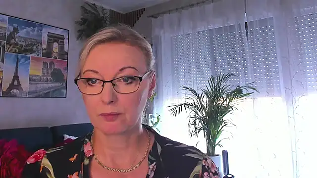 vanessa chat online show from 29, 6, 2026