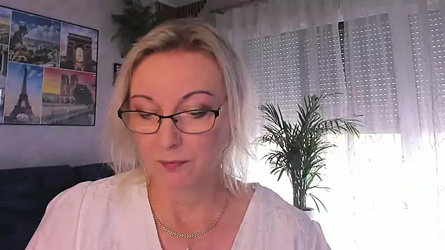 vanessa chat online show from 12, 7, 2026
