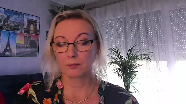 vanessa chat online show from 19, 7, 2026