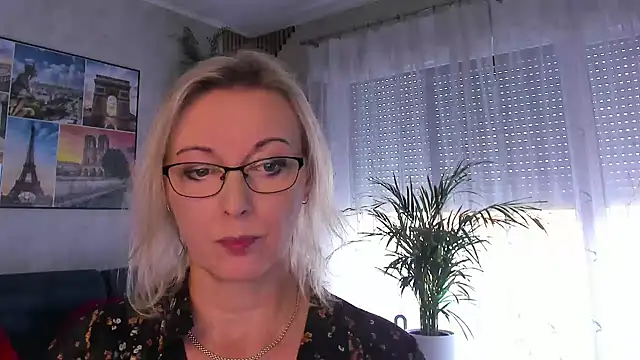 vanessa chat online show from 28, 7, 2026