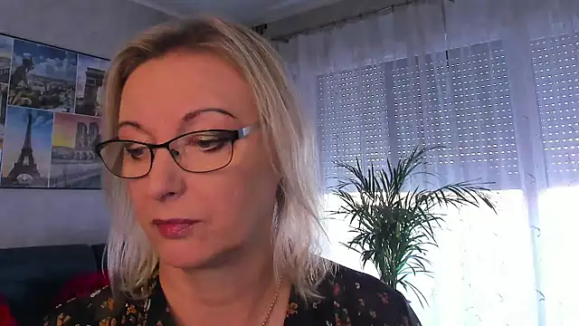 vanessa chat online show from 28, 7, 2026