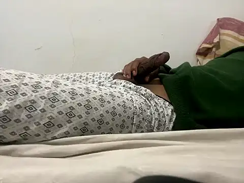 Snapshot of chicosexhot25 chatting on 15, 12, 2024 chicosexhot25 online show from 15, 12, 2024