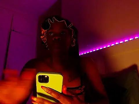 LuciousLips96 online show from 16, 7, 2026