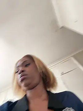 LuciousLips96 online show from 4, 8, 2026