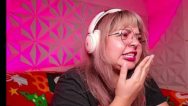 Satyn doll online show from 16, 12, 2025