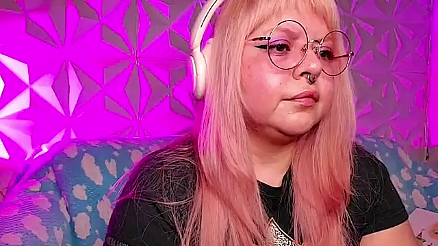 Satyn doll online show from 25, 4, 2026