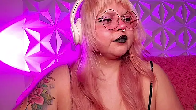 Satyn doll online show from 4, 5, 2026