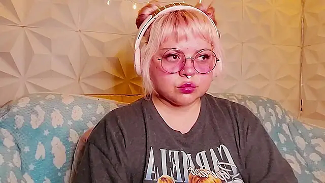 Snapshot of Satyn_doll chatting on 7, 6, 2026 Satyn doll online show from 7, 6, 2026