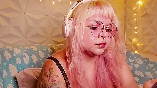 Snapshot of Satyn_doll chatting on 12, 6, 2026 Satyn doll online show from 12, 6, 2026