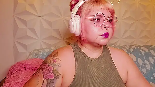 Satyn doll online show from 26, 6, 2026