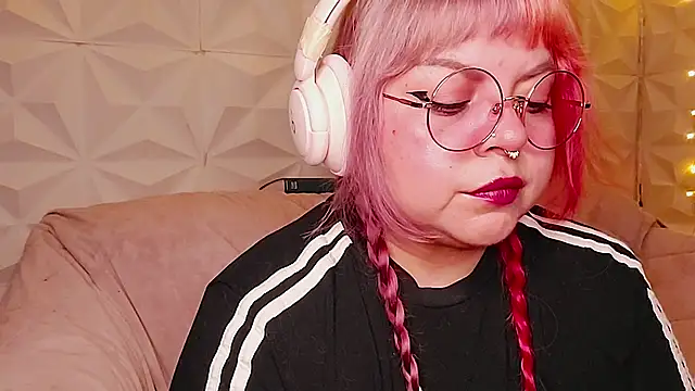 Satyn doll online show from 23, 7, 2026
