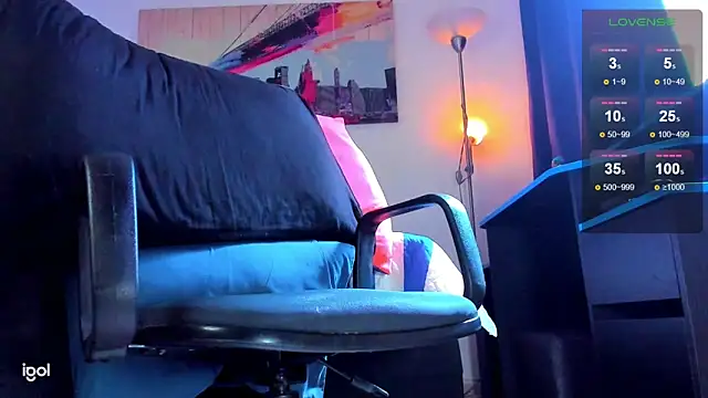 Snapshot of antonyhill chatting on 5, 10, 2025 antonyhill online show from 5, 10, 2025