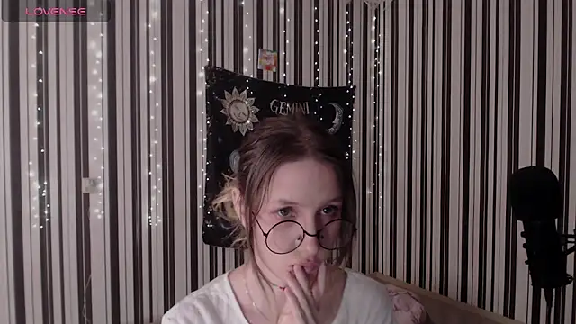  Hanna Moon  online show from 12, 10, 2025