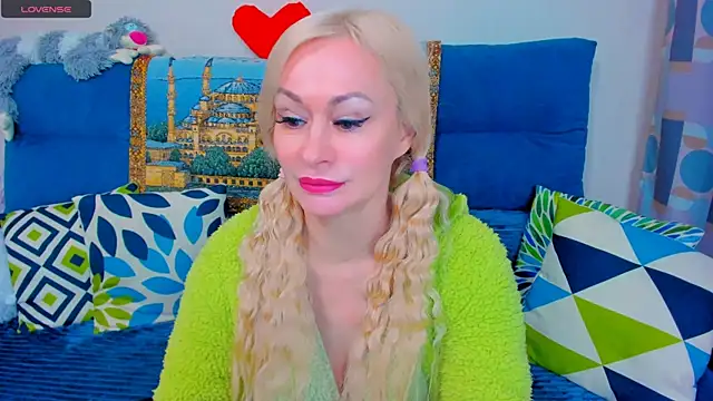 EllenMoore online show from 13, 1, 2025