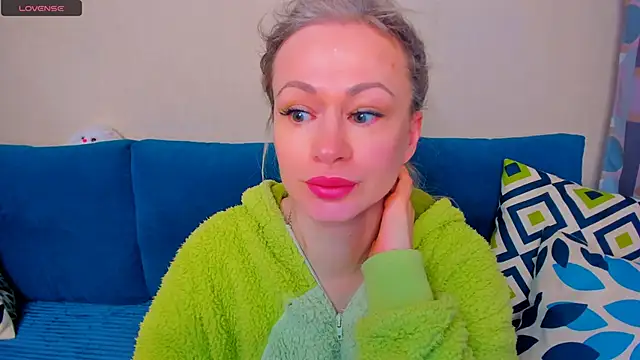 EllenMoore online show from 13, 10, 2025