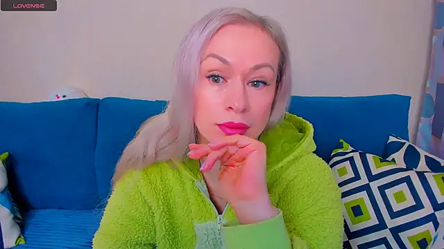 EllenMoore online show from 18, 10, 2025