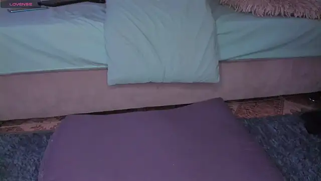 Snapshot of Secret_chells chatting on 3, 2, 2025 Secret chells online show from 3, 2, 2025