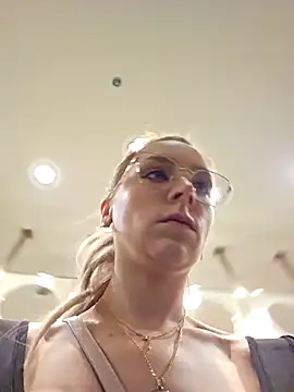 Snapshot of LilyOrion chatting on 3, 12, 2024 LilyOrion online show from 3, 12, 2024