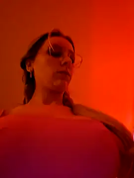 Snapshot of LilyOrion chatting on 5, 12, 2024 LilyOrion online show from 5, 12, 2024