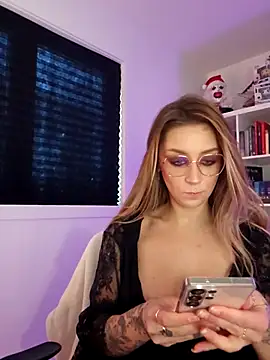 LilyOrion online show from 18, 11, 2025