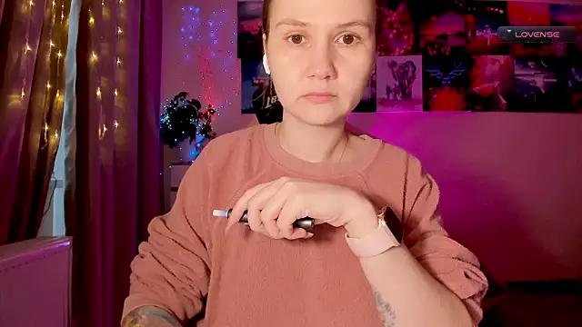 Snapshot of GoodWitch_ chatting on 2, 2, 2025 GoodWitch  online show from 2, 2, 2025