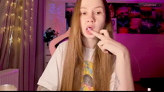 Snapshot of GoodWitch_ chatting on 9, 2, 2025 GoodWitch  online show from 9, 2, 2025