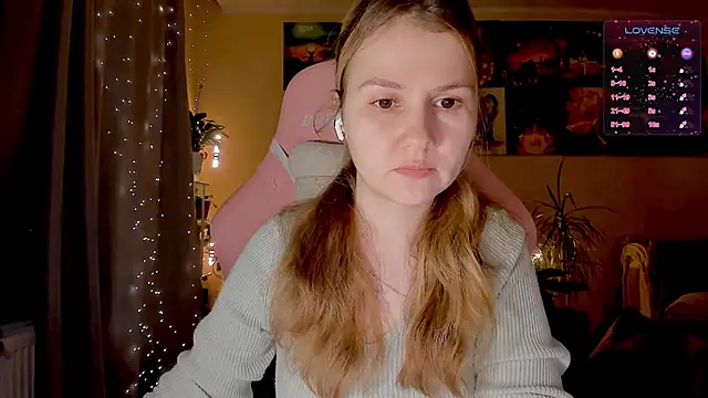 Snapshot of GoodWitch_ chatting on 16, 9, 2025 GoodWitch  online show from 16, 9, 2025